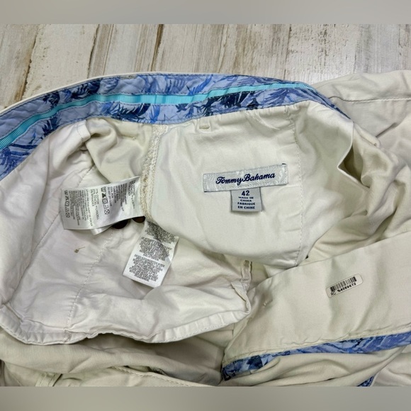 Tommy Bahama Chino Shorts Men's 42 Performance Athletic Cream - Picture 6 of 9